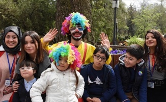 Down sendromlu çocuklar Kuğulu Park&#039;ta eğlendi