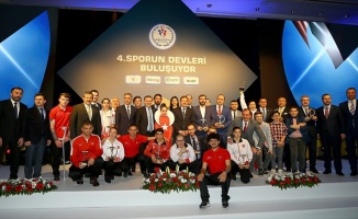 'Sporun Devleri Buluşuyor' ödülleri sahiplerini buldu