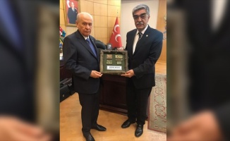 Mehmetçik'ten Bahçeli'ye 'Zeytin Dalı' hediyesi