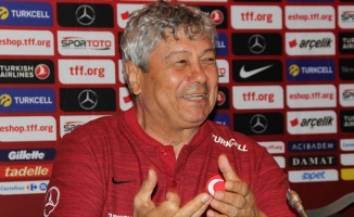 A Milli Futbol Takımı Teknik Direktörü Lucescu: İnanmasam burada olmazdım