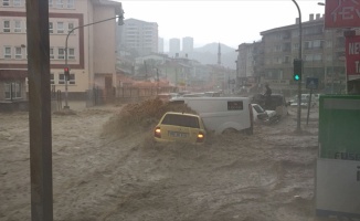 Ankara'da sağanak zor anlar yaşattı