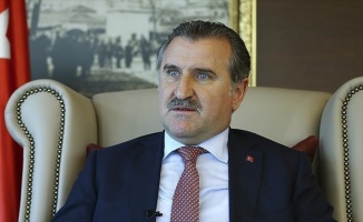 Bakan Bak'tan Büyükşehir Belediye Erzurumspor'a tebrik