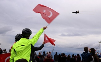 SOLOTÜRK'ten 'Türkiye'nin çatısı'nda nefes kesen gösteri