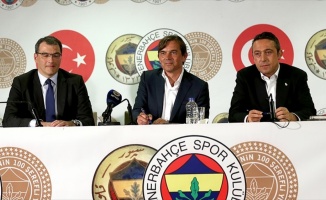 Fenerbahçe, Cocu için imza töreni düzenledi