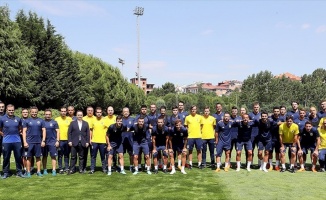 Fenerbahçe Cocu yönetiminde ilk antrenmanını yaptı