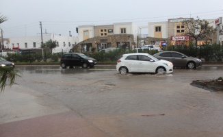 Bodrum’da cadde ve sokaklar göle döndü