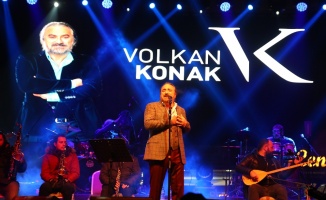 Hayranları Volkan Konak’ın şarkılarıyla ısındı