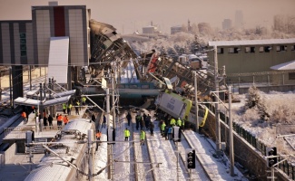 Tren kazasında son rakam: 9 ölü, 86 yaralı