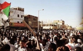 Sudan’da protestocularla polis arasında çatışma