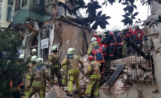 Fatih Belediye Başkanı Suver’den çöken bina açıklaması
