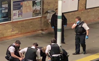 Londra’da tren istasyonunda palalı adam paniği