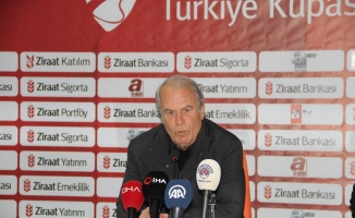  Mustafa Denizli: “Hedefimiz belli ve bunun için mücadele edeceğiz” 