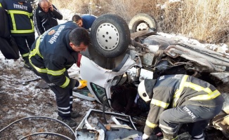 Otomobiller kafa kafaya çarpıştı: 2 ölü, 2 yaralı