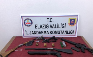 Silah ve mühimmat kaçakçılarına operasyon: 13 gözaltı