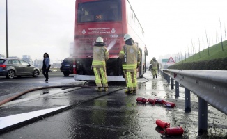 TEM’de çift katlı otobüste yangın