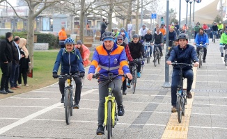 10 kilometre bisiklet süren Soyer’den bisikletlilere müjde