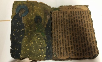 Diyarbakır&#039;da 800 yıllık İbranice kitap ele geçirildi
