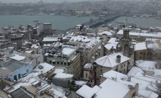 İstanbul&#039;da eğitime kar engeli