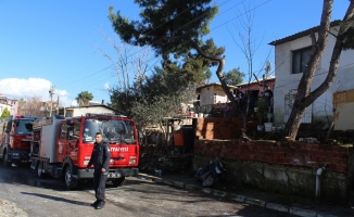 İzmir’de kahreden yangın: Anne ve bebeği öldü
