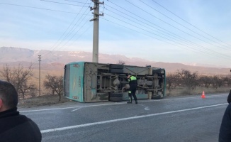 Öğrenci servisi kaza yaptı: 3’ü 17 yaralı