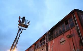 Tuzla’da korkutan fabrika yangını