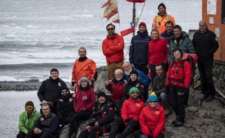 Antarktika&#039;daki Türk ekibinden yabancı üslere ziyaret