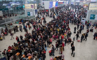 Çin’de &quot;kara listeye&quot; alınan milyonlara seyahat yasağı