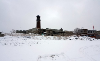 Erzurum ve Kars eksi 19’u gördü