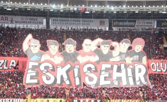 Eskişehirspor taraftarından görsel şölen