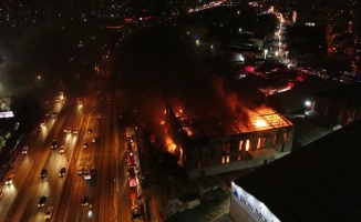 Fabrika yangını havadan böyle görüntülendi