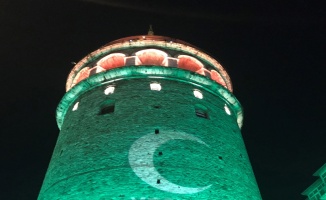 Galata Kulesi yeşile büründü