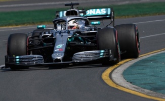 İlk yarışta pole pozisyonu Hamilton'ın