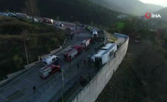 Öğrencileri taşıyan otobüs kaza yaptı: 48 yaralı