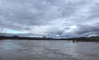 Aras Nehri karların erimesi sonucu yükseldi