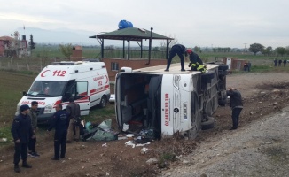 Denizli’de öğrencileri taşıyan otobüs devrildi: 34 yaralı