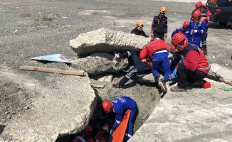 Deprem tatbikatında renkli görüntüler