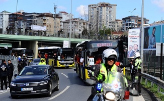 Galatasaraylı taraftarlar stada geldi