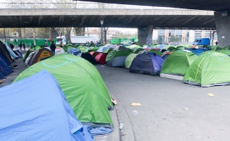 Paris’te insanlık dışı mülteci kampı tahliye edildi