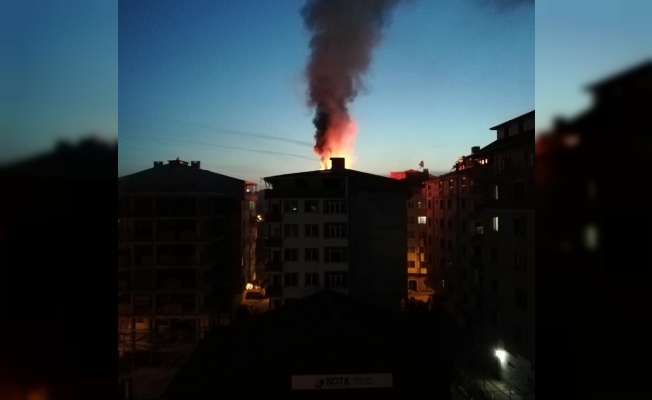 Rize’de korkutan yangın