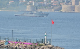 Rus Donanmasına ait arızalı gemi boğazdan geçti