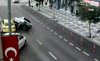 Şanlıurfa’daki zincirleme kaza güvenlik kamerasına yansıdı