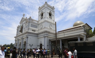 Sri Lanka’da halka cami ve kiliselerden uzak durma çağrısı