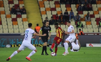 Süper Toto Süper Lig: Evkur Yeni Malatyaspor: 1 - Kasımpaşa: 0 (ilk yarı)