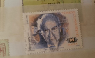 Yıllardır biriktirdiği pulları dolandırıcıya kaptırdı
