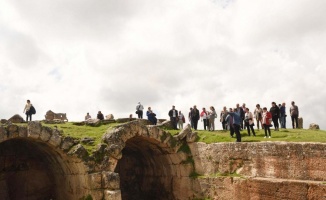 Zerzevan Kalesi’ne turist akını