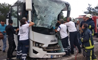 Antalya’da trafik kazası: 1 ölü,15 yaralı