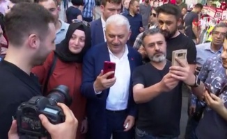 Binali Yıldırım, Mahmutpaşa esnafını ziyaret etti