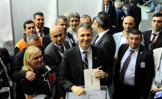 Fikret Orman 2882 oyla yeniden başkan seçildi 
