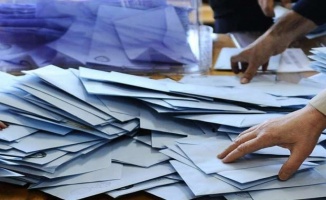 Gürcistan ara seçimler için sandık başında
