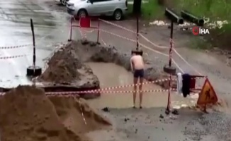 Rus gençten yaşadığı kentin belediyesine ilginç protesto